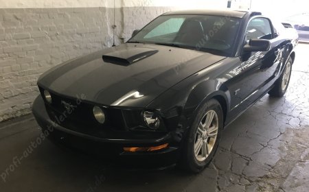 Ford-Mustang-02